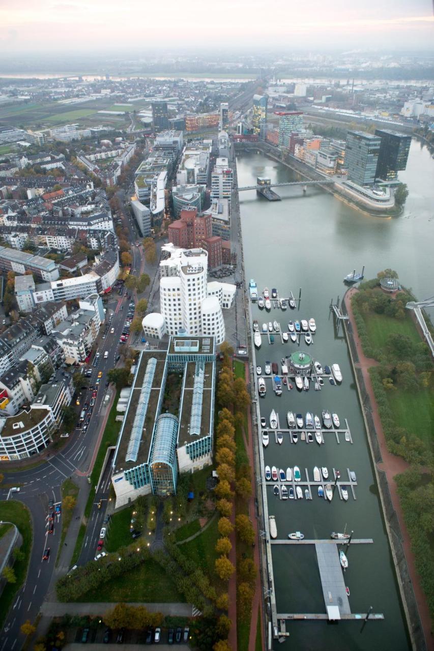 Renaissance Duesseldorf Hotel Exterior foto